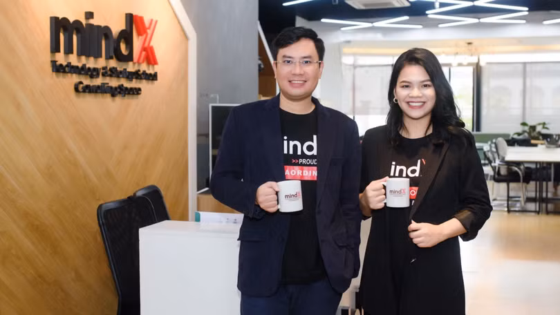 Hai nhà sáng lập MindX: ông Nguyễn Thanh Tùng và bà Nguyễn Thị Thu Hà (Ảnh: MindX)