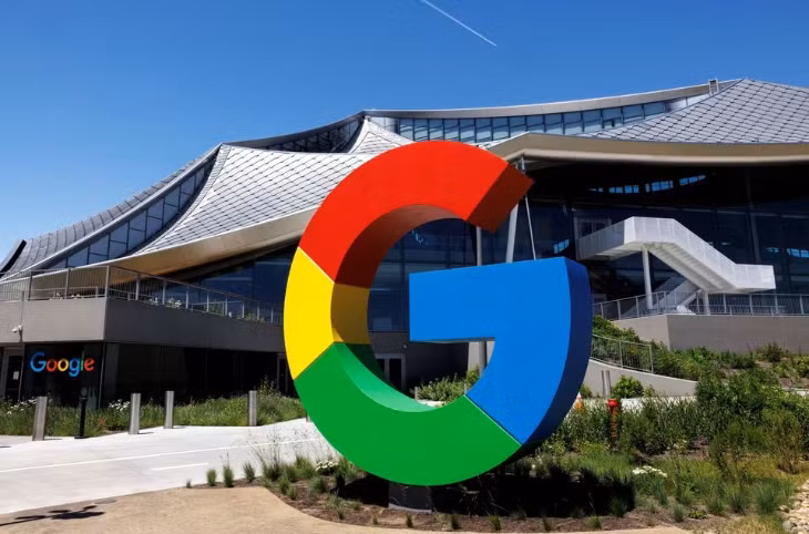 Alphabet, công ty mẹ Google, báo doanh thu quý 1/2023 đạt gần 70 tỉ USD (Ảnh: Reuters)