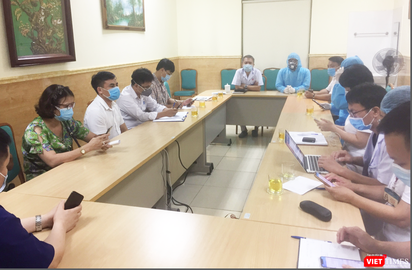 Bộ Y tế làm việc với Bệnh viện E sau khi phát hiện bệnh nhân mắc COVID-19 điều trị ở bệnh viện (Ảnh: Thanh Hằng) 