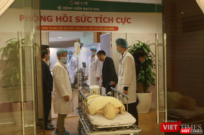 Chuẩn bị sẵn sàng cấp cứu, hồi sức các ca bệnh (Ảnh: Minh Thuý)