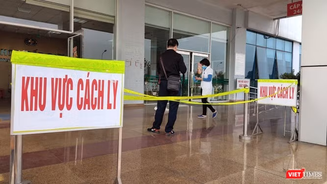 Khu vực cách ly tại Bệnh viện Bệnh Nhiệt đới Trung ương (Ảnh: Minh Thúy) 