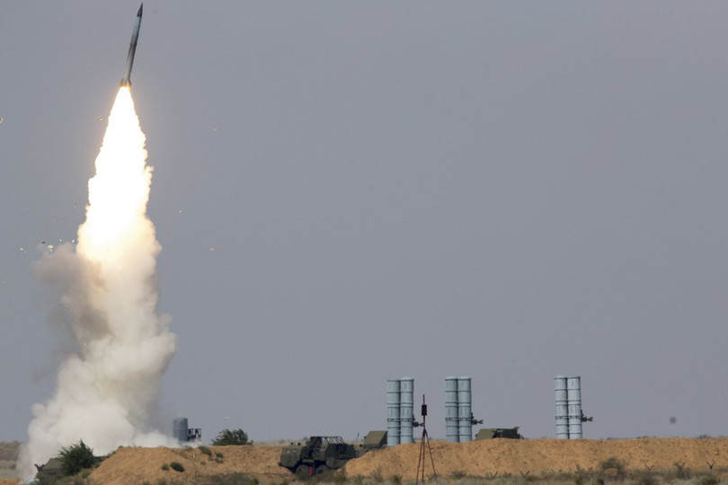 Căn cứ không quân Syria bị tấn công bằng tên lửa ảnh 2