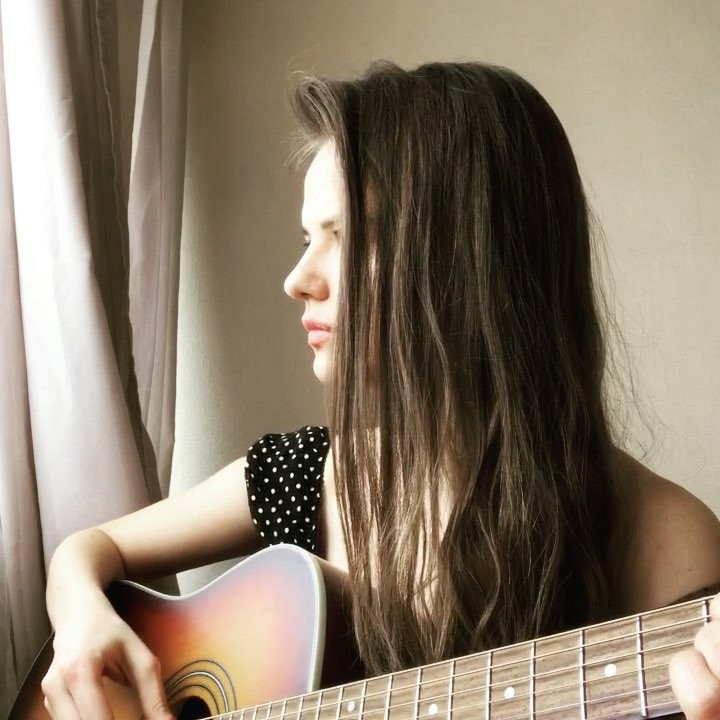 Người đẹp 'bốc lửa' trở thành phát ngôn viên Bộ Quốc phòng Nga ảnh 11