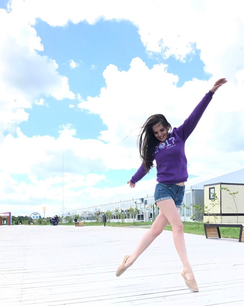 Người đẹp 'bốc lửa' trở thành phát ngôn viên Bộ Quốc phòng Nga ảnh 7