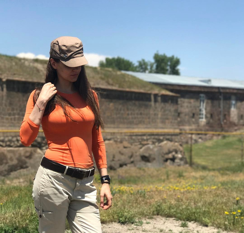 Người đẹp 'bốc lửa' trở thành phát ngôn viên Bộ Quốc phòng Nga ảnh 10