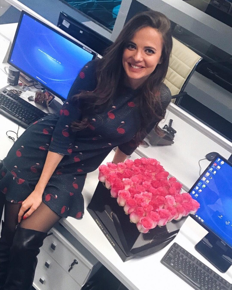 Người đẹp 'bốc lửa' trở thành phát ngôn viên Bộ Quốc phòng Nga ảnh 3