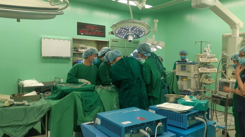 Các bác sĩ phẫu thuật ghép tạng tại Bệnh viện Bà Rịa (Ảnh: TTĐP Ghép tạng Quốc gia) 