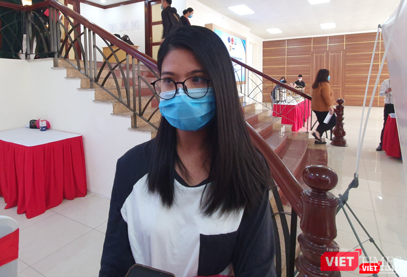 Chị T.T.P.T., 25 tuổi, sống ở Bắc Ninh chia sẻ về việc tham gia thử nghiệm vaccine (Ảnh: Minh Thuý)