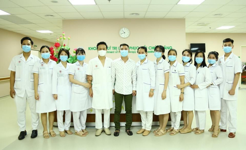 NSND Công Lý khoẻ mạnh trong ngày ra viện (Ảnh - BVCC) 