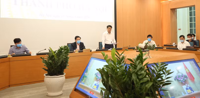 Ông Nguyễn Đức Chung – Chủ tịch UBND TP. Hà Nội phát biểu tại cuộc họp. Ảnh: UBND TP. HN 