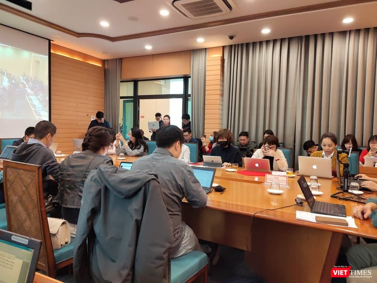 Toàn cảnh cuộc họp Ban Chỉ đạo phòng, chống dịch COVID-19 tại UBND TP. Hà Nội. Ảnh: Minh Thúy 