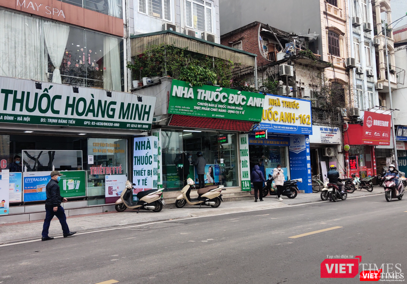 Dãy nhà thuốc ở Ngọc Khánh, Ba Đình (Ảnh - Minh Thuý)