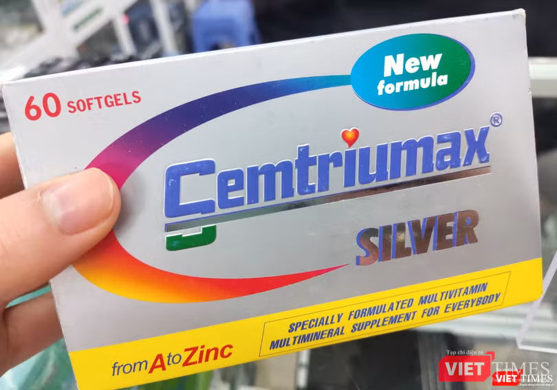 Thuốc Semtroumax giúp tăng cường miễn dịch của Hàn Quốc giá lên tới 100.000 đồng/vỉ (Ảnh - Minh Thuý)