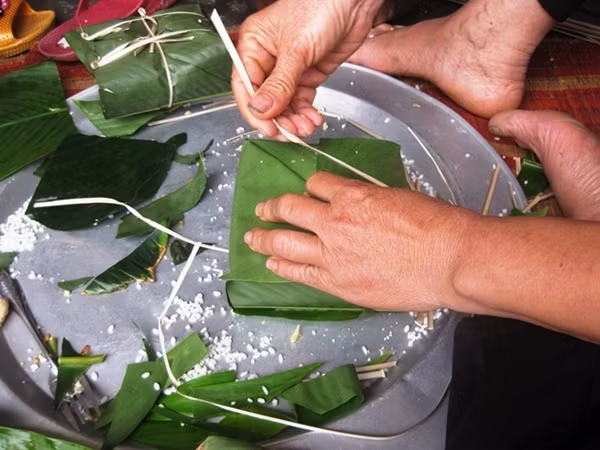 Thăm 5 làng gói bánh chưng nổi tiếng miền Bắc ảnh 3