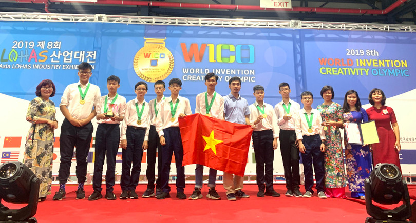Đoàn Việt Nam dự thi Olympic Phát minh và Sáng chế thế giới (WICO) 2019 - Ảnh: Cổng thông tin điện tử Ngành GD&ĐT Hà Nội. 
