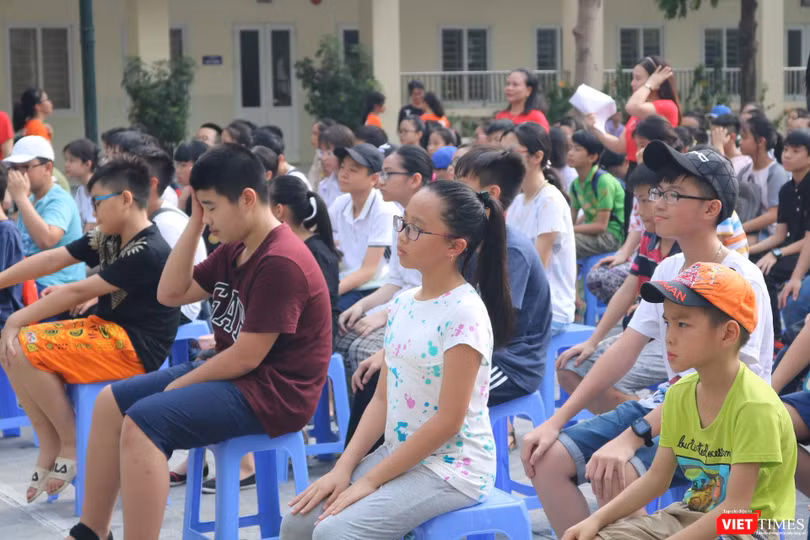 Học sinh tại trường THCS Dịch Vọng. Ảnh: Minh Thúy