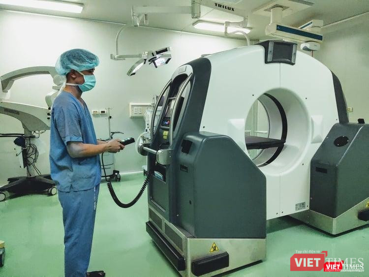 Trang thiết bị y tế hiện đại trong phòng mổ ở bệnh viện (Ảnh - Minh Thuý)