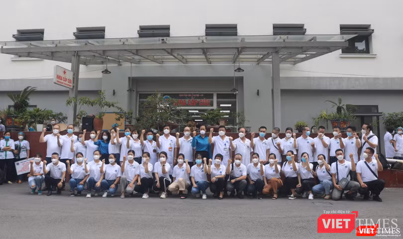 Các bác sĩ thể hiện quyết tâm lên đường chống dịch (Ảnh - Minh Thuý) Các bác sĩ thể hiện quyết tâm lên đường chống dịch (Ảnh - Minh Thuý)