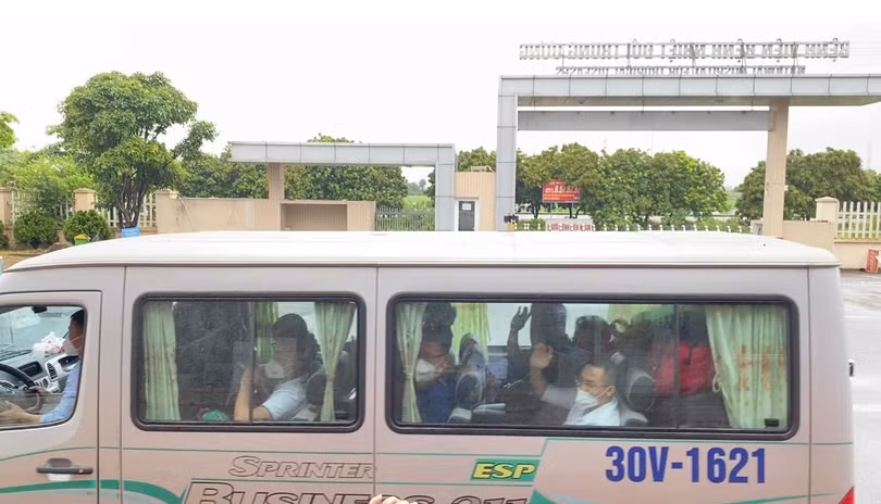 16 cán bộ đầu tiên di chuyển đến TP. Hồ Chí Minh để chống dịch (Ảnh - Đặng Thanh)