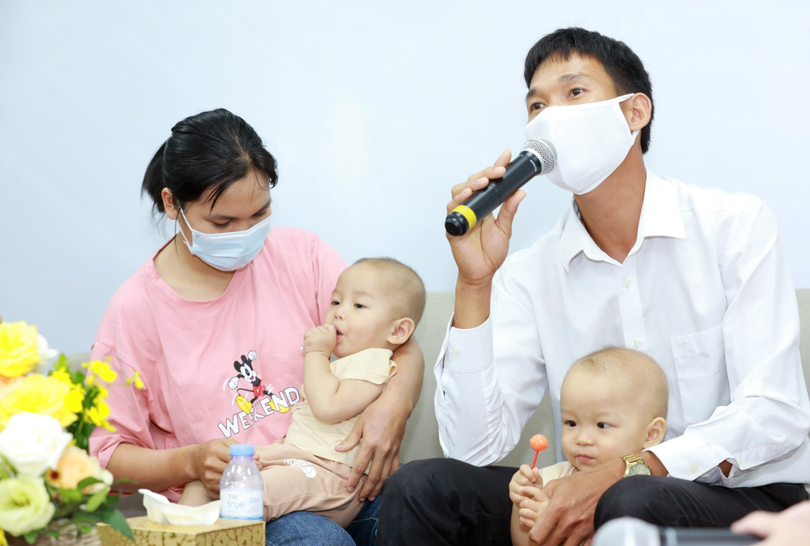 Vợ chồng thầy giáo bản Quách Văn Thị và chị Nguyễn Thị Hồng Tiến (Ảnh - BVCC) Vợ chồng thầy giáo bản Quách Văn Thị và chị Nguyễn Thị Hồng Tiến (Ảnh - BVCC)