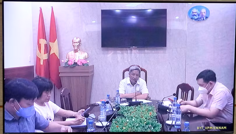 Bộ Y tế hợp trực tuyến với Bộ phận thường trực phòng, chống dịch của Bộ Y tế tại TP. HCM (Ảnh - Trần Minh)