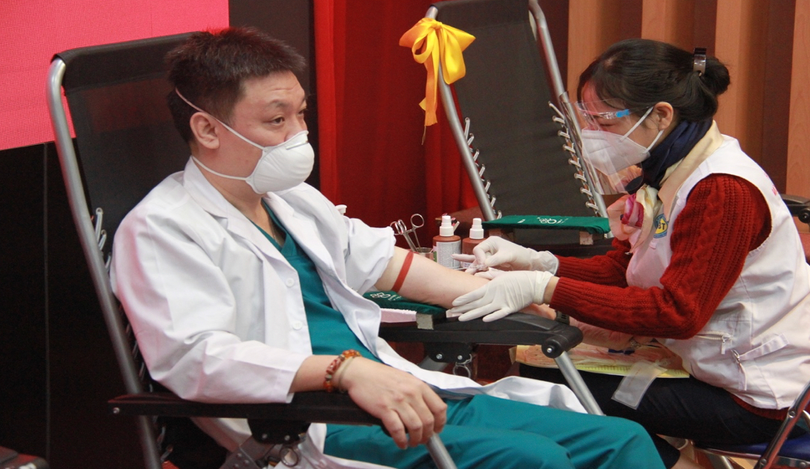 BS CKII.Nguyễn Đặng Khiêm- Trưởng Khoa cấp cứu (BV Hữu Nghị) – người đã 4 lần tham gia hiến máu tình nguyện (Ảnh - BVCC) BS CKII.Nguyễn Đặng Khiêm- Trưởng Khoa cấp cứu (BV Hữu Nghị) – người đã 4 lần tham gia hiến máu tình nguyện (Ảnh - BVCC)