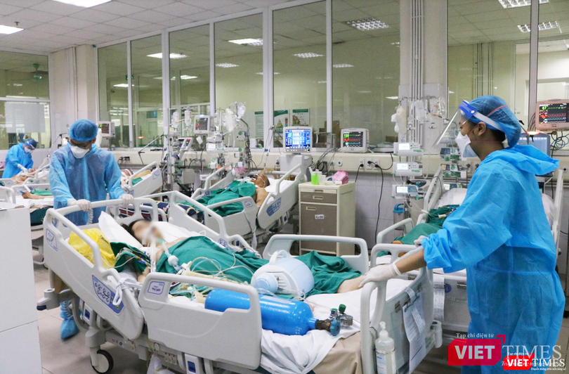 Khi bệnh án điện tử thay thế bệnh án giấy, các nhân viên y tế sẽ nhàn hơn trong việc theo dõi bệnh nhân Khi bệnh án điện tử thay thế bệnh án giấy, các nhân viên y tế sẽ nhàn hơn trong việc theo dõi bệnh nhân