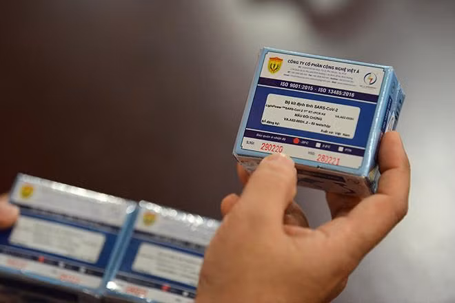 Kit xét nghiệm COVID-19 của Việt Á bị thổi giá (Ảnh - LT)