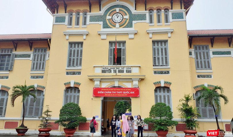 Trường THPT Nguyễn Thị Minh Khai - hội đồng chấm thi tại TP.HCM