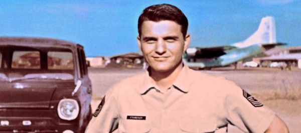 Thượng sĩ Richard Etchberger.