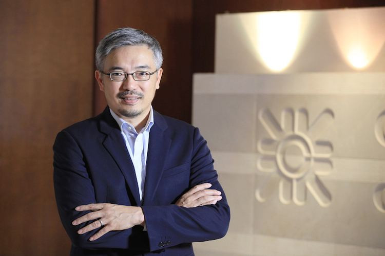 Ông Tos Chirathivat hiện là Chủ tịch HĐQT kiêm CEO của Central Group