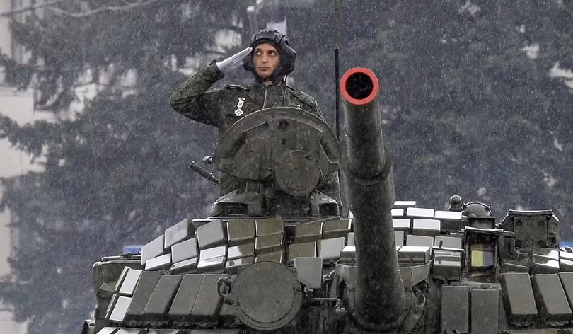 Một người lính thuộc lực lượng thân Nga tại Donetsk. Một người lính thuộc lực lượng thân Nga tại Donetsk.