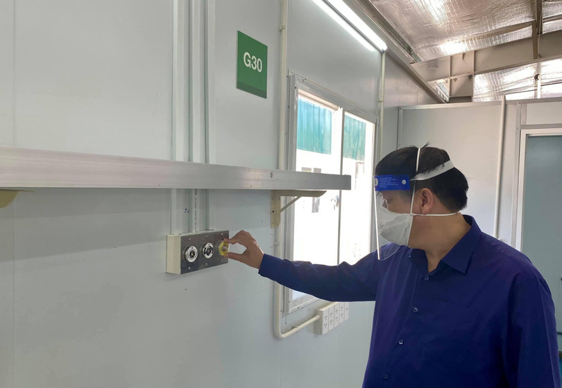 Bộ trưởng Bộ Y tế Nguyễn Thanh Long kiểm tra họng oxy, khí nén và máy hút trung tâm tại Trung tâm hồi sức tích cực ở Bệnh viện Hữu nghị Việt Đức (Ảnh - Vũ Mạnh Cường) Bộ trưởng Bộ Y tế Nguyễn Thanh Long kiểm tra họng oxy, khí nén và máy hút trung tâm tại Trung tâm hồi sức tích cực ở Bệnh viện Hữu nghị Việt Đức (Ảnh - Vũ Mạnh Cường)