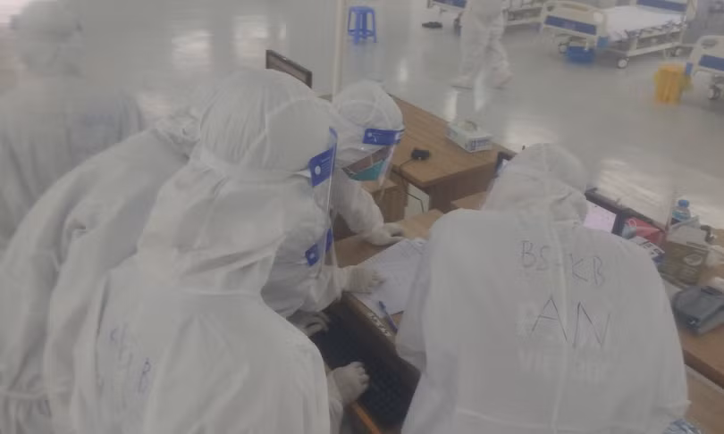 Ngày 11/8, trung tâm hồi sức tích cực người bệnh COVID-19 thuộc Bệnh viện Hữu nghị Việt Đức đã tiếp nhận điều trị những bệnh nhân COVID-19 đầu tiên (Ảnh - BVCC)