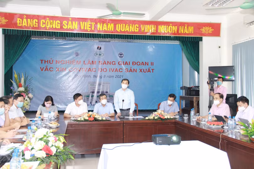 Cuộc họp giữa Bộ Y tế và lãnh đạo tỉnh Thái Bình về triển khai thử nghiệm lâm sàng giai đoạn 2 vaccine COVIVAC tại Thái Bình (Ảnh - BYT) Cuộc họp giữa Bộ Y tế và lãnh đạo tỉnh Thái Bình về triển khai thử nghiệm lâm sàng giai đoạn 2 vaccine COVIVAC tại Thái Bình (Ảnh - BYT)