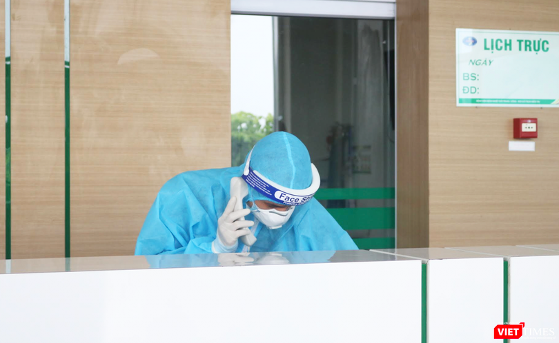 Bác sĩ trực cấp cứu ở bệnh viện (Ảnh - Minh Thuý) 