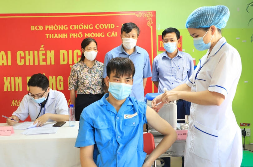 Quảng Ninh triển khai tiêm hơn 80.000 liều vaccine Vero Cell của Sinopharm (Ảnh - SYT Quảng Ninh) Quảng Ninh triển khai tiêm hơn 80.000 liều vaccine Vero Cell của Sinopharm (Ảnh - SYT Quảng Ninh)