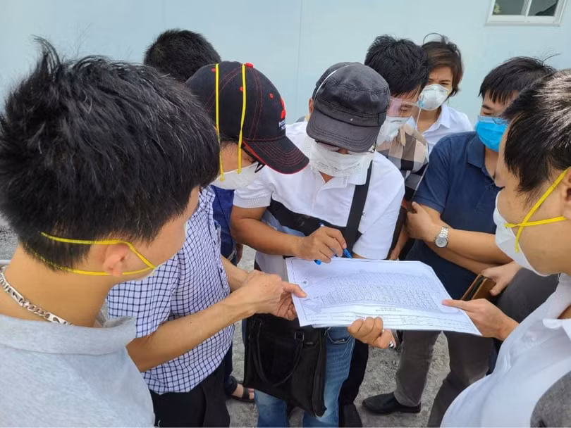 Các chuyên gia của Bệnh viện Hữu nghị Việt Đức khẩn trương thiết lập trung tâm Hồi sức tích cực (Ảnh - Thái Bình) Các chuyên gia của Bệnh viện Hữu nghị Việt Đức khẩn trương thiết lập trung tâm Hồi sức tích cực (Ảnh - Thái Bình)