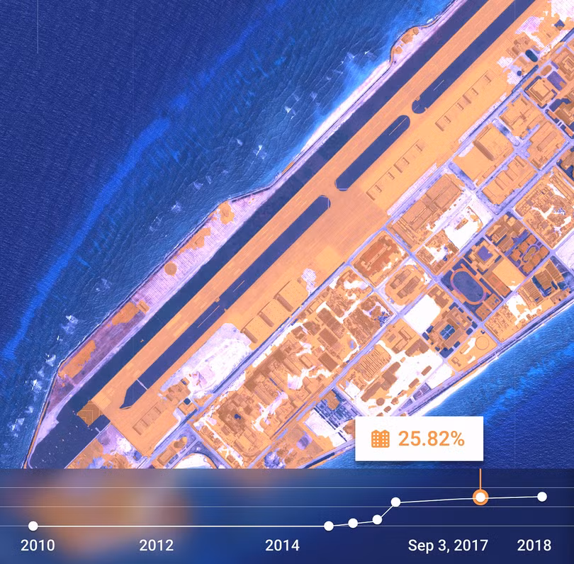 Ảnh ngày 3.9.2017, Đá Chữ Thập đã có tới 0,91km2 công trình xây dựng phi pháp của Trung Quốc.