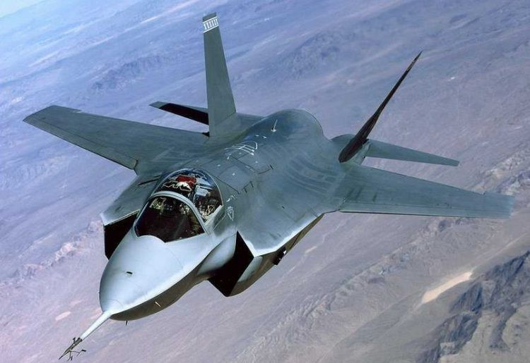 Máy bay chiến đấu F-35.