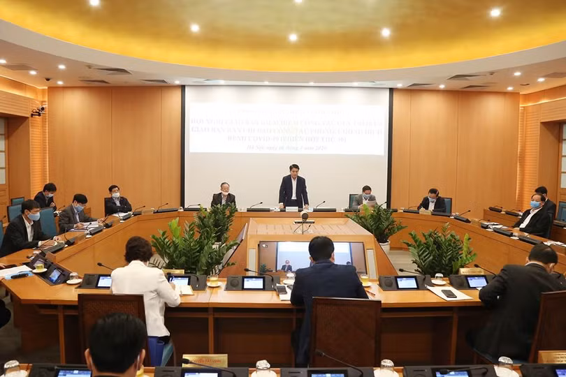 Họp Ban Chỉ đạo phòng, chống dịch COVID-19 tại UBND TP. Hà Nội sáng 6/4. Ảnh: UBND TP. Hà Nội 