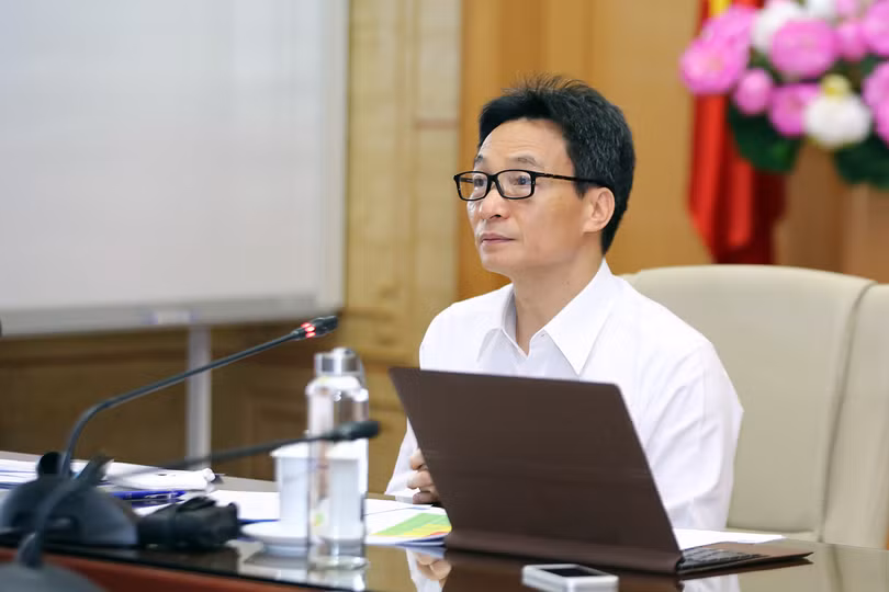 Phó Thủ tướng Vũ Đức Đam chủ trì cuộc họp sáng 22/4 của Ban Chỉ đạo quốc gia phòng, chống dịch bệnh COVID-19. Ảnh: Đình Nam