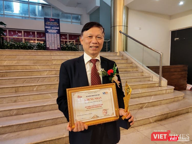 PGS. TS. Trần Quý Tường khẳng định hồ sơ sức khỏe điện tử giúp mỗi người dân biết và tự quản lý thông tin sức khỏe liên tục, suốt đời (Ảnh: Minh Thuý) PGS. TS. Trần Quý Tường khẳng định hồ sơ sức khỏe điện tử giúp mỗi người dân biết và tự quản lý thông tin sức khỏe liên tục, suốt đời (Ảnh: Minh Thuý)