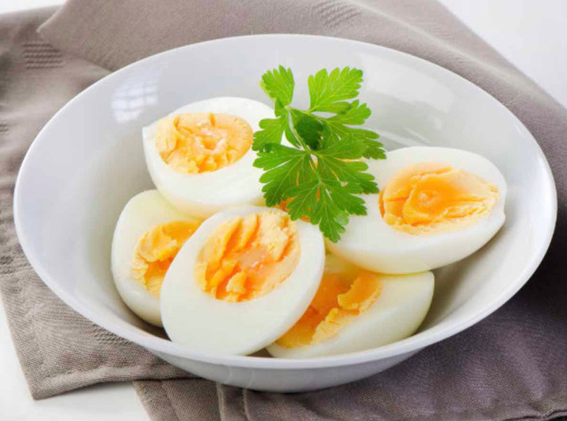 Lòng đỏ trứng rất có lợi cho sức khoẻ (Ảnh: Boldsky) 