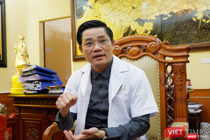 Theo PGS. TS. Nguyễn Duy Ánh, can thiệp bào thai là kỹ thuật phẫu thuật khó nhất trong sản khoa (Ảnh: Minh Thuý) Theo PGS. TS. Nguyễn Duy Ánh, can thiệp bào thai là kỹ thuật phẫu thuật khó nhất trong sản khoa (Ảnh: Minh Thuý)