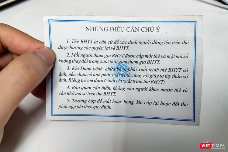 Mặt sau thẻ Bảo hiểm y tế (Ảnh: Minh Thúy) 