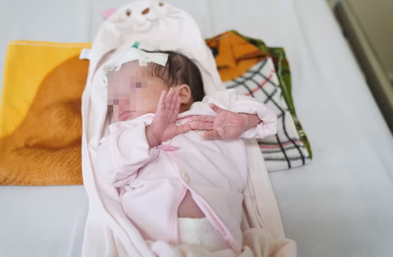 Sau phẫu thuật, sức khoẻ bé dần hồi phục (Ảnh - BVCC) Sau phẫu thuật, sức khoẻ bé dần hồi phục (Ảnh - BVCC)