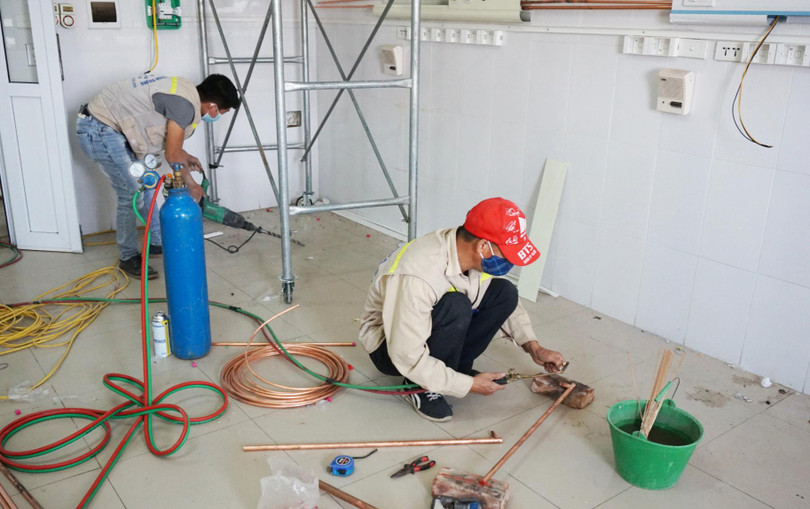 Theo Phó Giám đốc BV Bệnh Nhiệt đới Trung ương, BV đang nỗ lực hoàn thành 500 giường ICU để điều trị cho bệnh nhân (Ảnh - Nguyễn Liên)