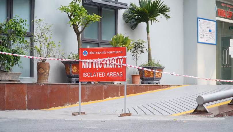 Khu vực cách ly ở Bệnh viện Hữu Nghị (Ảnh - Minh Thuý) 