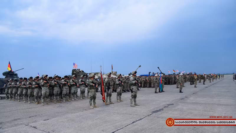 Quân NATO tại biên giới Georgia-Nga. Quân NATO tại biên giới Georgia-Nga.